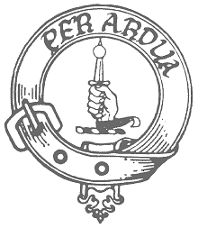 hier ist das Wappen des schottischen Clans McIntyre zu sehen, eine Hand hält ein Kurzschwert mit einem aufgespießten Schneeball, das Handgelenk ruht auf einer Lanze und ist mit einem Stück Stoff flatternd umwickelt, der Wappenrahmen ist ein kreisförmig geschlungener Gürtel mit herabhängenderverzierter Gürtelspitze, die Schnale befindet isch links im Rahmen, ogen steht im gürtel per ardua, das heißt aus dem Lateinischen übersetzt: durch Schwierigkeiten
daneben sind alle Angaben zur Webseiten-Inhaberin